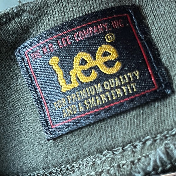 LEE ARMY GREEN SKIRT WITH FREE SHIRT/SCARF - Picture 7 of 8